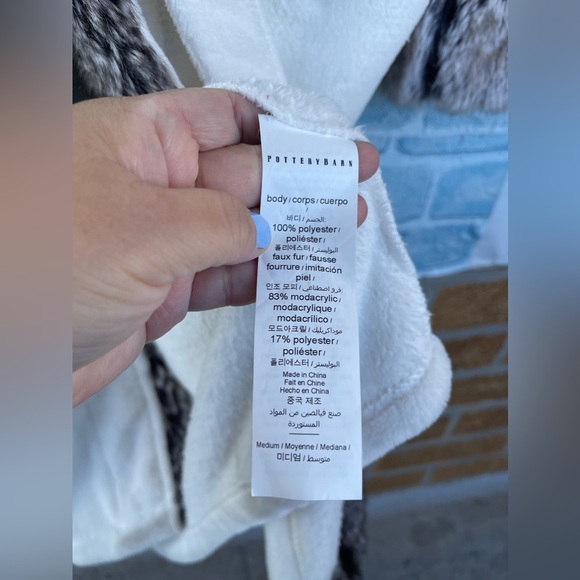 Pottery Barn White Faux Fur Trim robe size medium - Picture 11 of 13